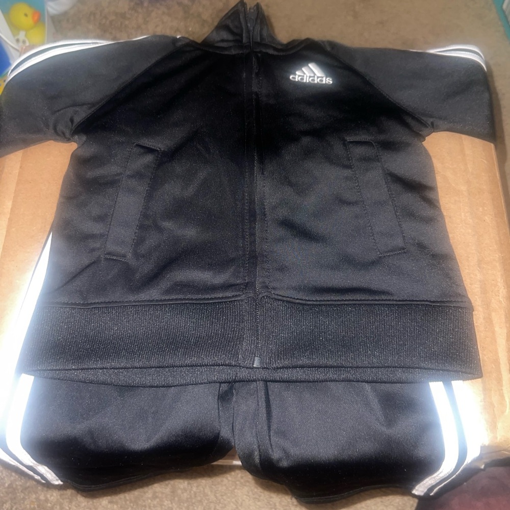 Adidas black white set